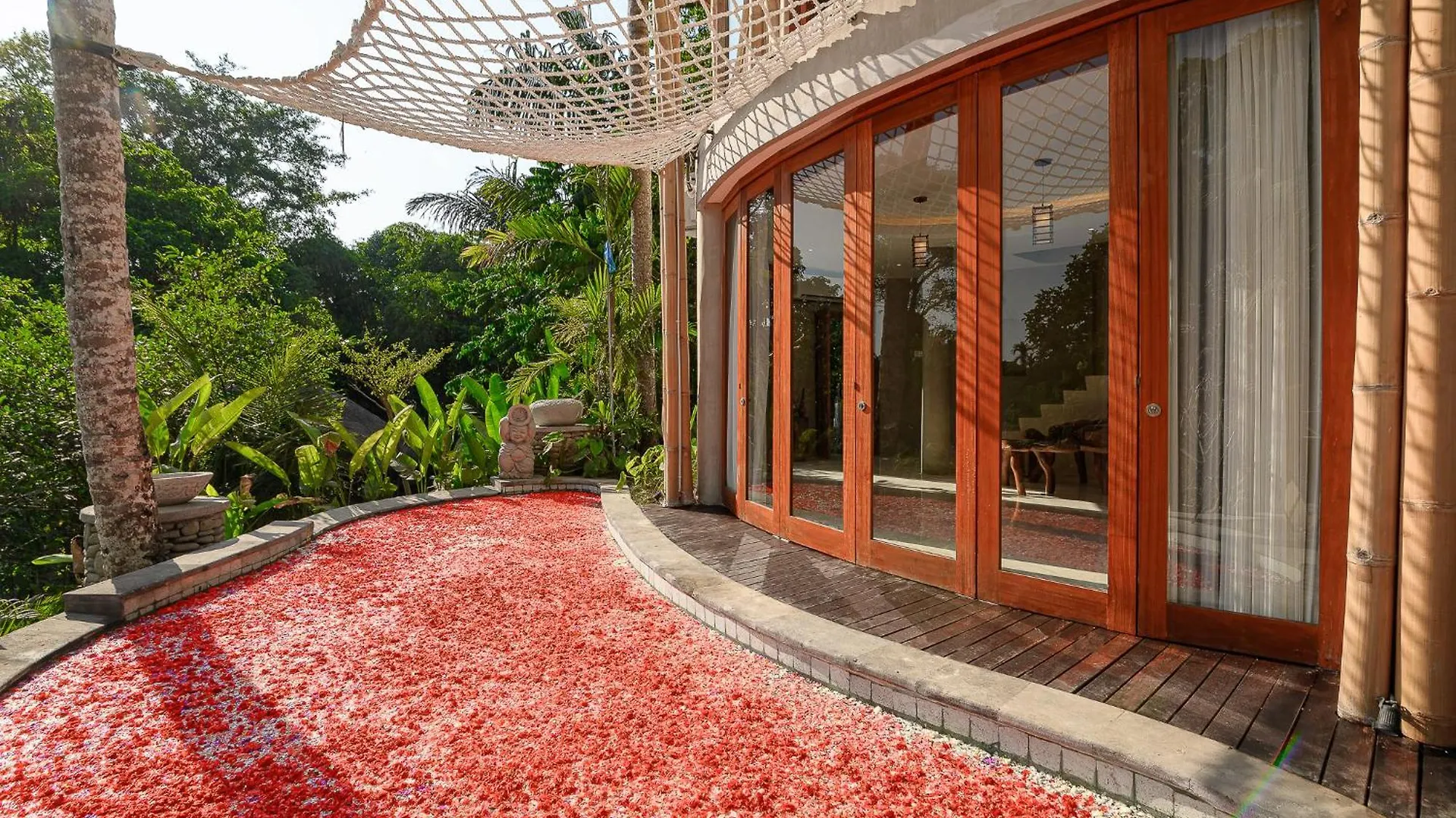 The Udaya Resorts And Spa Ubud 4*,